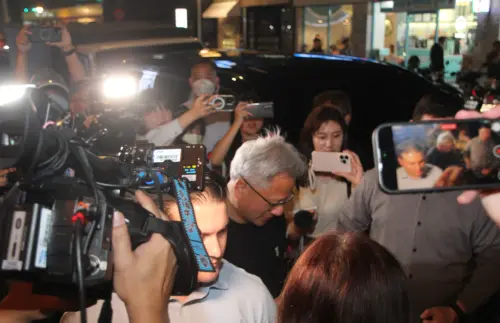 黃仁勳同時也提到,對於這麼多粉絲願意來看自己,自己也感覺很好,「謝謝你們讓我在台灣感受到這麼熱情的歡迎。」 ▲黃仁勳同時也提到,對於這麼多粉絲願意來看自己,自己也感覺很好,「謝謝你們讓我在台灣感受到這麼熱情的歡迎。」(圖/記者鍾泓良攝影)