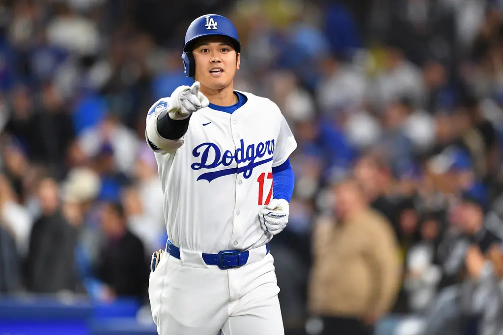 ▲大谷翔平昨戰敲出本季第17轟，5月至今出賽17場扛出10轟，獨居全壘打王寶座，稍早道奇打擊教練受訪時Robert Van Scoyoc，分享他認為大谷近期表現火燙的關鍵，竟是在於打擊姿勢的微調。（圖／美聯社／達志影像）