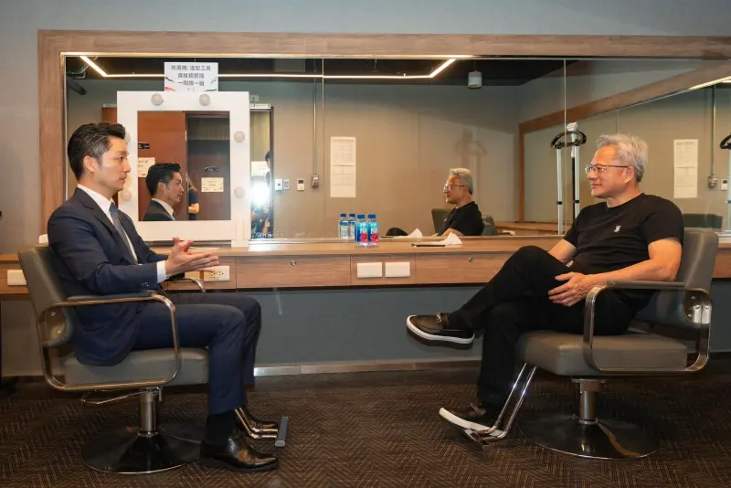 ▲台北市長蔣萬安表示，和輝達執行長黃仁勳初次見面是在去年6月。（圖／翻攝自蔣萬安臉書）