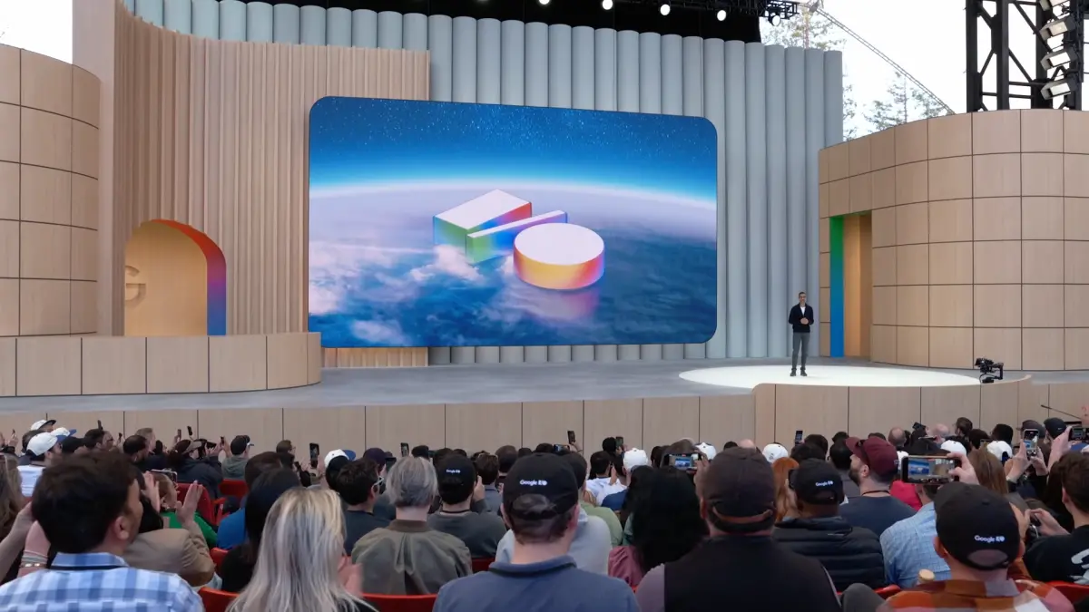 ▲Google I/O 開發者大會台灣時間今(21)日展開，今年再度是AI大爆發，強調以個人化、主動、強大等三大重點打造 Gemini。（圖／翻攝官方影片）