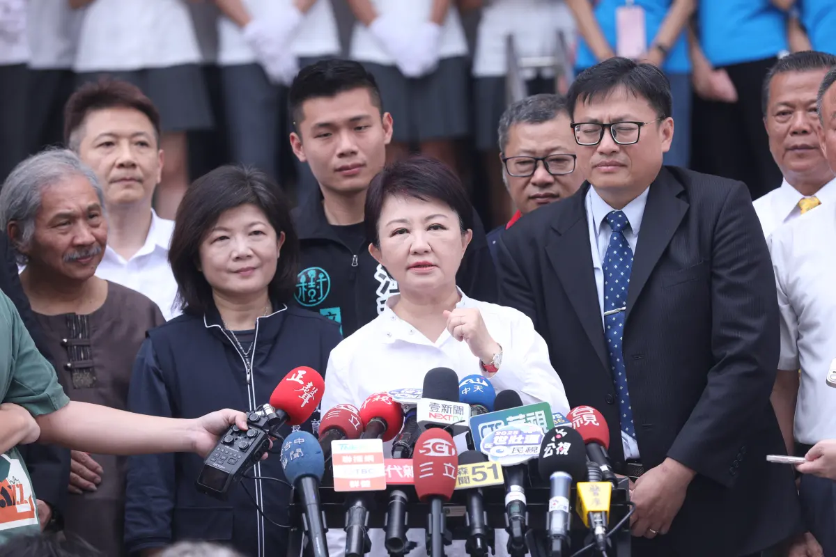 ▲台中市長盧秀燕今(22)日北上赴行政院會，是六都本次院會唯一親自出席的地方首長，她於會中提出4大不可刪減地方一般性補助款的理由，盼行政院審慎思考處理。（圖／台中市政府提供）