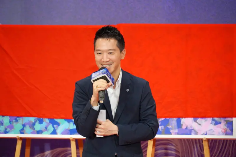 ▲何志偉說，總統府快沒錢付水電費，拜託在野黨盡速解凍總統府預算。（圖／翻攝何志偉臉書）