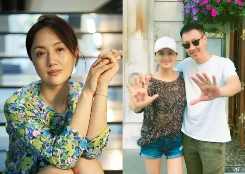 ▲辛柏青（最右）哀悼朱媛媛（中、左）離世，感念她5年抗癌始終堅定從容，用愛與溫暖陪伴身邊每一人，並以平靜姿態走完人生最後一程。（圖／取自微博）