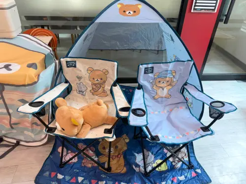 ▲「速開遮陽帳」加價購899元；「單人摺疊椅」加價購699元。（圖／記者鍾怡婷攝）