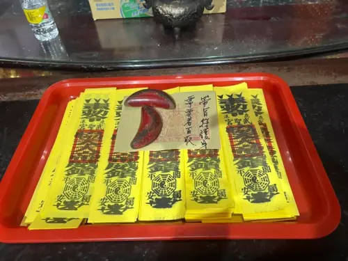 ▲武聖宮提供「鎮宅平安符」供居民索取。（圖／鹿港武聖宮）