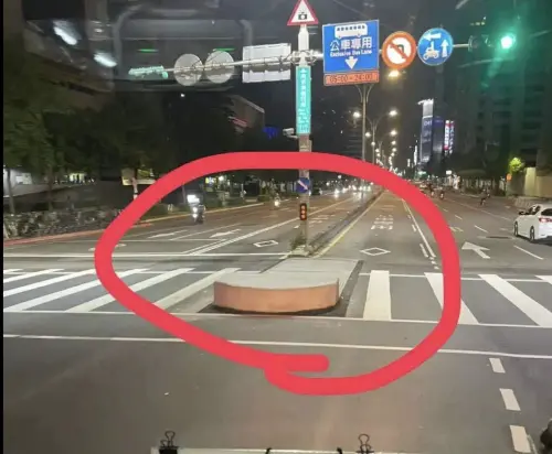 台北超扯庇護島佔公車專用道　新竹官員也看不下去：誰做的？
