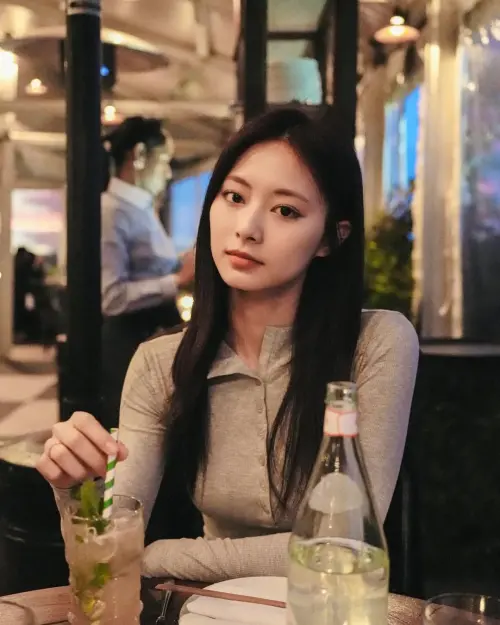 ▲子瑜近期跟著團體頻繁在亞洲活動，為回歸與出道10週年活動做準備。（圖／翻攝自周子瑜IG）