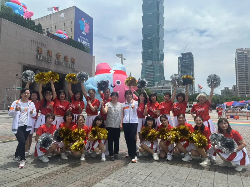 ▲嘉義市全台首創勇壯啦啦隊躍上世壯運舞台　為全世界勇士應援！（圖／嘉義市政府衛生局提供）