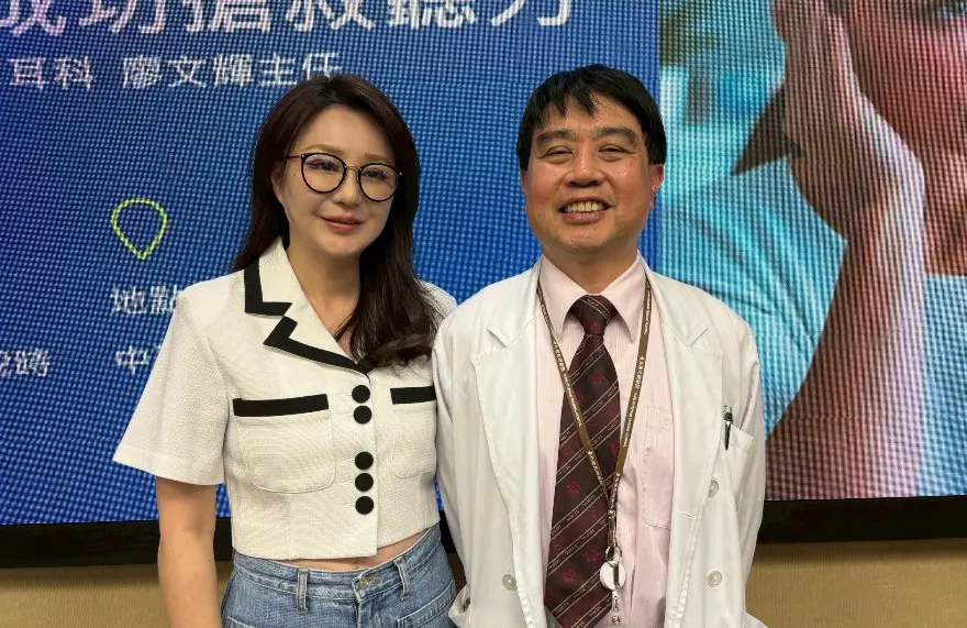 ▲藝人梁赫群老婆Stacey因耳中風就醫。（圖／記者張乃文攝）