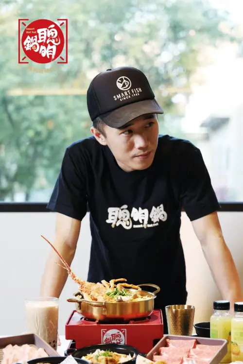 ▲聰明鍋也於臉書粉專秀出店長照片，希望顧客們別認錯人、喊錯對象。（圖／取自聰明鍋臉書）