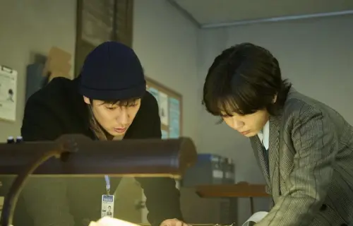 ▲孫錫久（左）和金多美（右）將聯手揭露10年前懸案關鍵。（圖／《血謎拼圖》劇照）