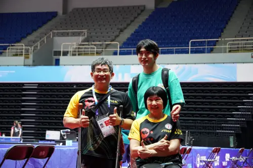 ▲激勵盧碧春報名參加世壯運的兒子和老公都陪伴出賽