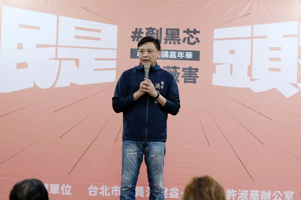 ▲台北市議員洪健益今（24）日發文指助理在掃街宣傳罷免時被車輾到腳。（圖／資料照片）