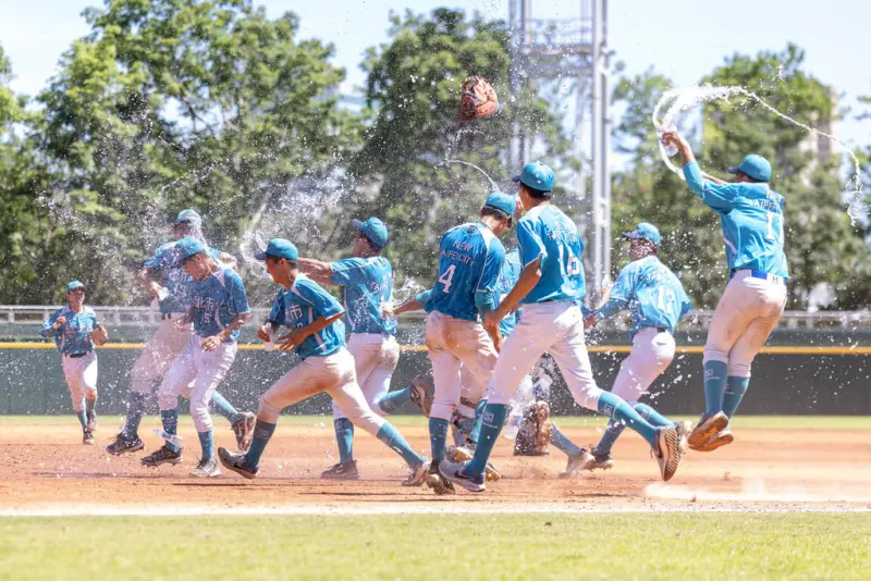 ▲王貞治盃冠軍戰由穀保家商為主體的新北市代表隊對上以台東體中為主體的台東縣，新北市火力全面引爆，全場敲出18支安打，終場以14：3大勝奪冠。（圖／中華棒協提供）