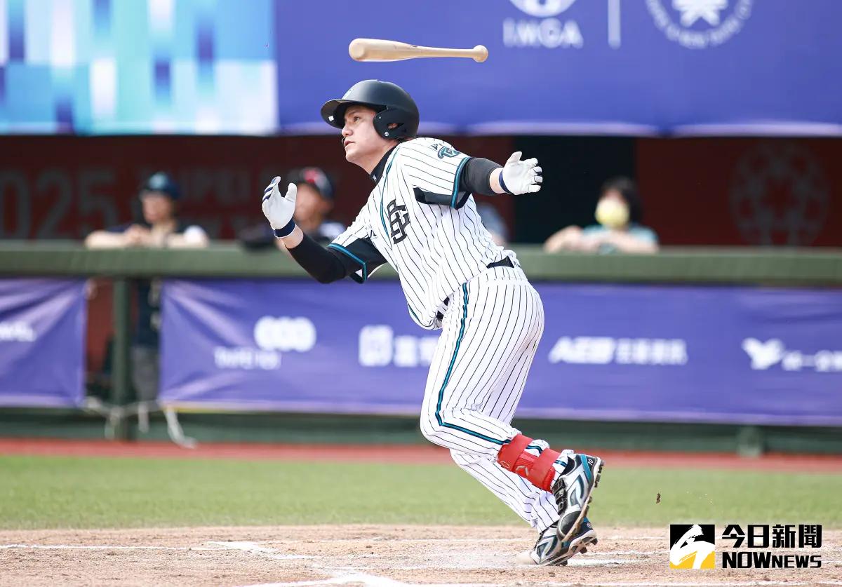 ▲前合庫球員林瀚代表山羊兄弟出戰世壯運35歲以上競技組，首場對甲子園大師隊敲出場內全壘打。（圖／記者葉政勳攝 ,2025.05.22）
