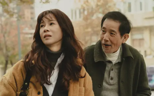 ▲秦漢（右）靠著《忘了我記得》拿下金鐘獎迷你劇集最佳男主角。（圖／Netflix提供）