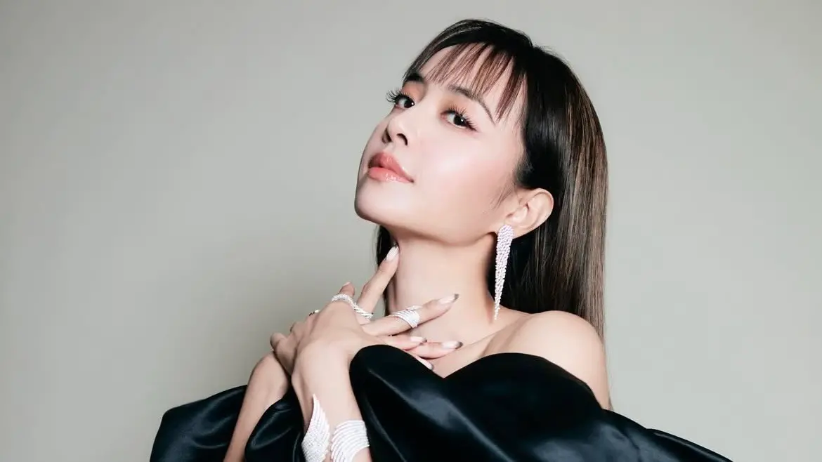 ▲蔡依林戀愛話題再被翻出，爸爸面對錦榮、周杰倫、彭于晏「3選1」提問秒回：「這好敏感，我不要回答」，反應超真實。（圖／取自IG）