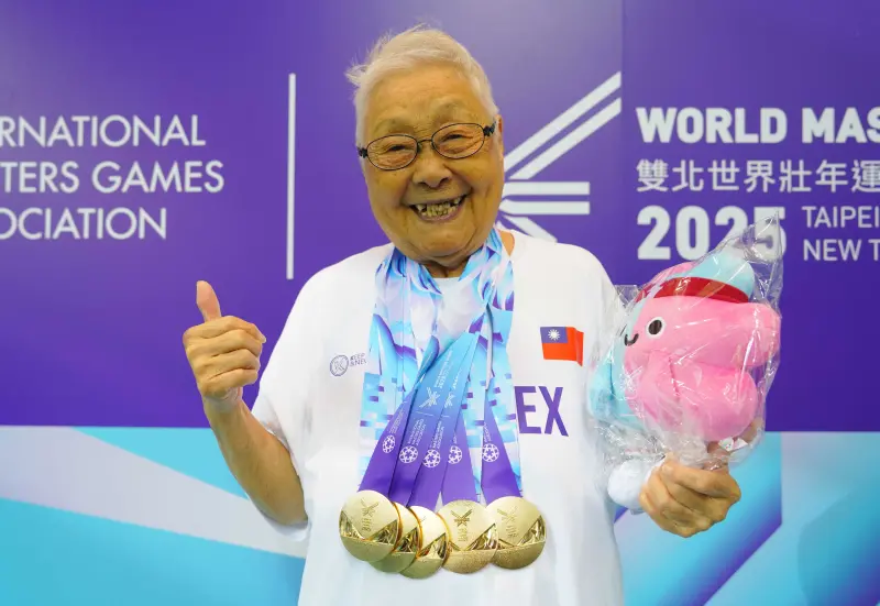 世壯運／97歲奶奶唐成瑤「開五金行」！蛙式、自由式、短跑都奪金