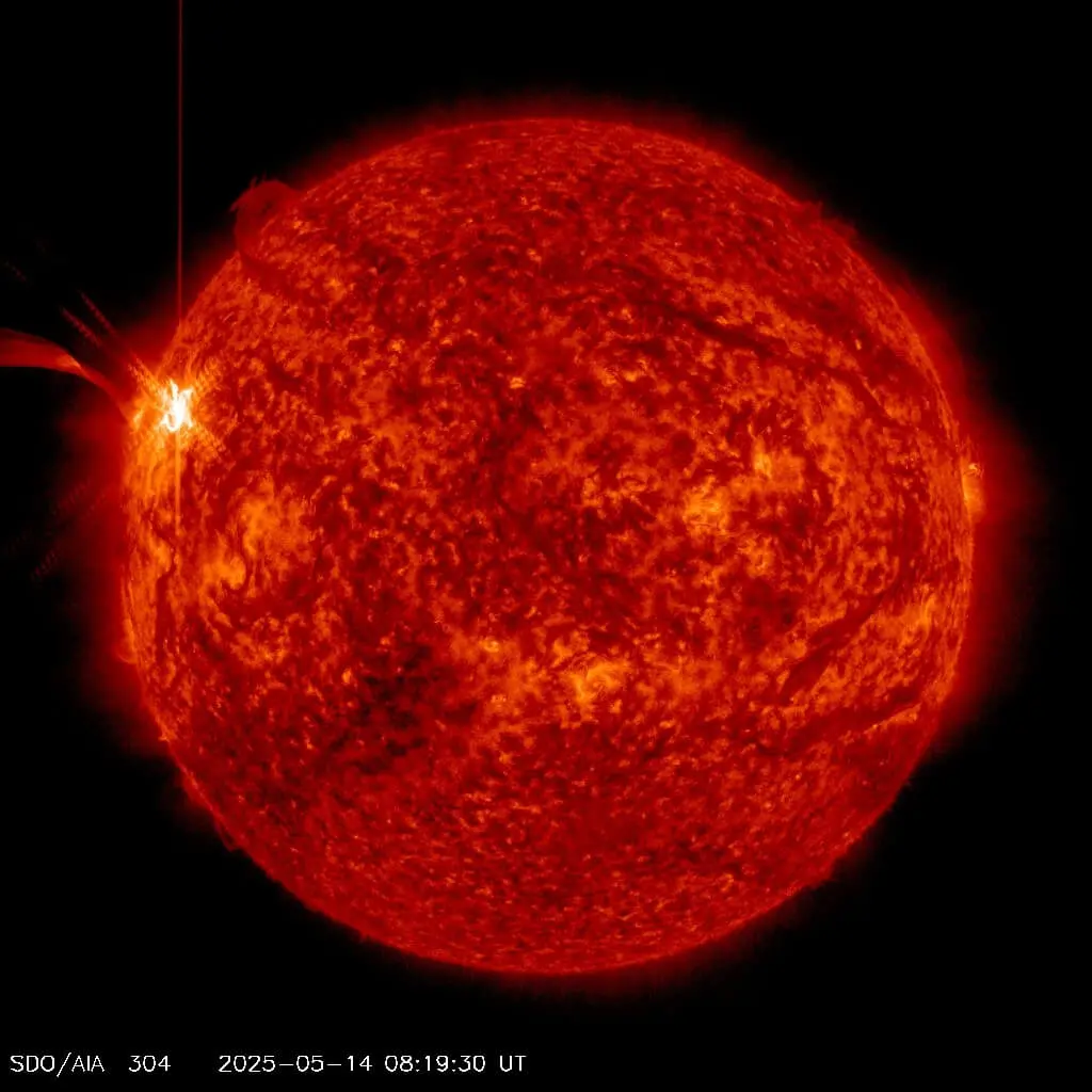 ▲5月14日巨大的太陽風暴襲擊地球，引發全球多地通訊系統陷入混亂數小時。（圖／翻攝自NASA/SDO網頁sdo.gsfc.nasa.gov）