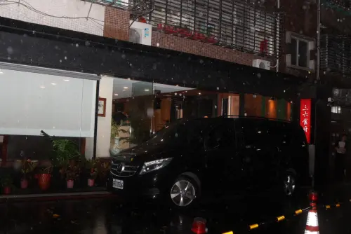 黃仁勳訪台行最後一晚到「三六食府」用餐。(圖/記者朱永強攝) ▲黃仁勳訪台行最後一晚到「三六食府」用餐。(圖/記者朱永強攝)