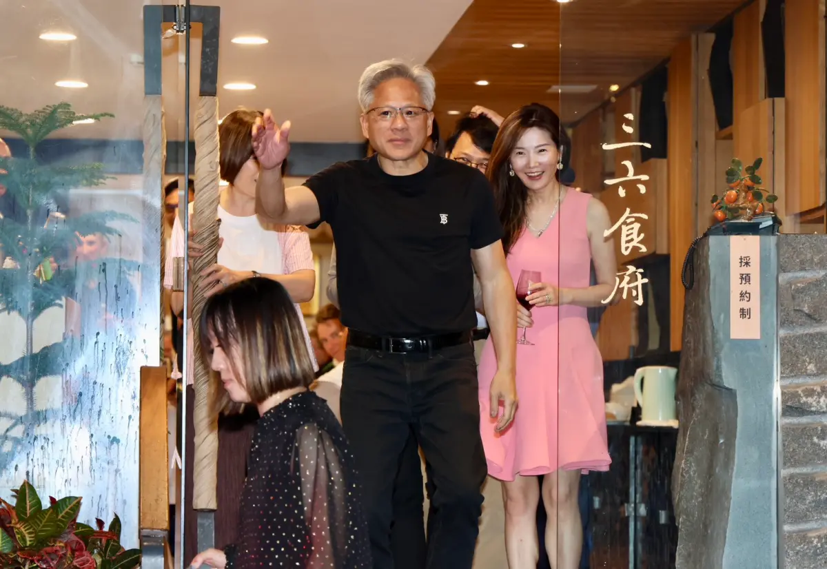 ▲輝達執行長黃仁勳昨（22）日晚間在「三六食府」用餐，是他離台前夕的造訪餐廳，本文盤點黃仁勳此次來台吃過的11家美食一次看。（圖╱記者朱永強攝）