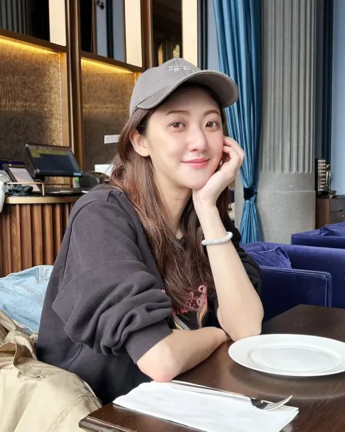 ▲林逸欣坦言老公有「偶包」。(圖/翻攝自林逸欣IG) ▲林逸欣坦言老公有「偶包」。(圖/翻攝自林逸欣IG)