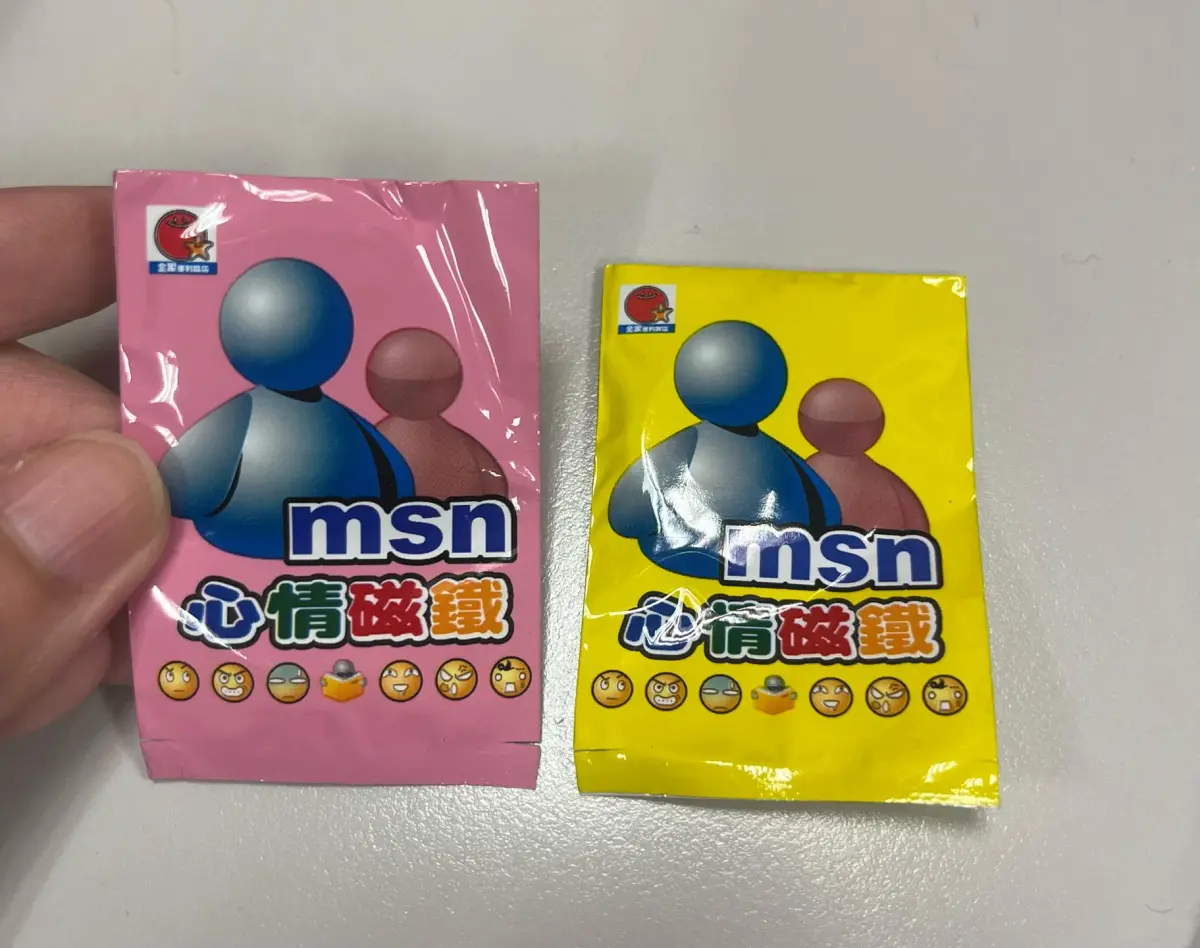 ▲網友到全家門市消費，店員驚喜贈送20年前的限量集點贈品「MSN心情磁鐵」。（圖／翻攝自threads）