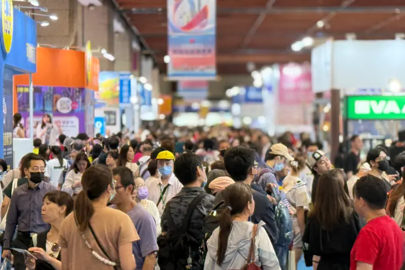 ▲2025ITF台北國際旅展將於明（7）日登場，圖為往年旅展盛況。民眾最關心的飯店吃到飽餐券紛紛推出優惠，最低下殺5.5折，本文整理17家飯店詳細資訊一次看。（圖／記者葉盛耀攝）