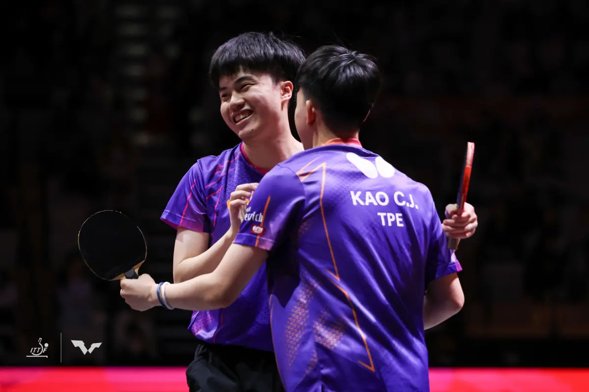 ▲台灣林昀儒／高承睿傳回捷報，3：1擊敗中國組合林高遠／林詩棟，晉級四強，確定奪牌。隨著另一組中國男雙組合也早早出局，中國男雙在本屆世乒賽已經「全軍覆沒」，引發中國球迷與網友熱烈討論。（圖／取自ITTF）
