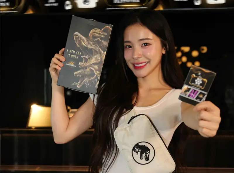 ▲李多慧的魅力連電影界都想仰賴，受邀擔任環球影業和威秀影城聯合推出的「夏日重量級套票」宣傳大使，粉絲都想和她同場看片。（圖／UIP提供）