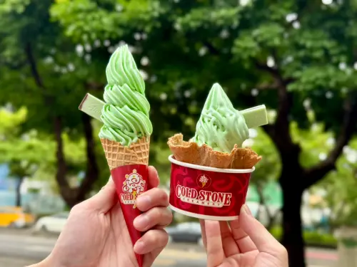 7-11酷聖霜霜淇淋推出「薄荷巧克力風味」,買就送「Andes薄荷巧克力」一片。(圖/7-11提供) ▲7-11酷聖霜霜淇淋推出「薄荷巧克力風味」,買就送「Andes薄荷巧克力」一片。(圖/7-11提供)