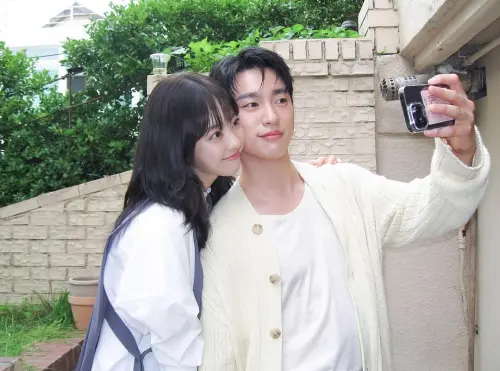 ▲▼朴寶英、朴珍榮貼臉、戳臉樣樣來。(圖/朴珍榮、朴寶英IG) ▲▼朴寶英、朴珍榮貼臉、戳臉樣樣來。(圖/朴珍榮、朴寶英IG)