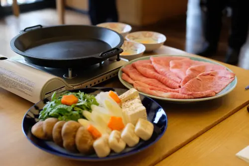 ▲逾130年歷史的東京壽喜燒名店「人形町今半」，此次首度正式跨海來台，與台北大倉久和大飯店聯手合作客座美食，開賣專屬壽喜燒套餐。（圖／記者葉盛耀攝）