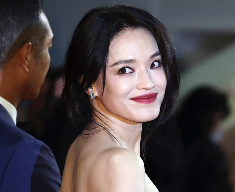 ▲舒淇（如圖）與易烊千璽昨晚在坎城影展亮相，兩人主演的新片《狂野時代》首映獲7分鐘掌聲，易烊千璽當場激動泛淚。（圖／AP美聯社）