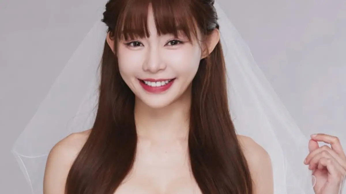 ▲職棒味全龍啦啦隊成員「Yuri」陳洛心（如圖）於今（29）日迎30歲生日，過去情史精彩豐富，她曾環抱毛弟被拍，連跟國手王齊麟、春風也傳緋聞。（圖／Yuri IG）