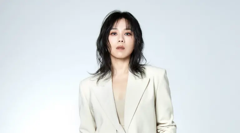 ▲歌手蔡健雅（如圖）憑藉首張電視原聲帶專輯《不夠善良的我們：戲劇音樂設計專輯》第5度問鼎金曲獎歌后寶座，昨（17）日她受訪希望奪獎創下有別以往的紀錄，更透露背後推手莫過於「靈魂伴侶」導演徐譽庭。（圖／亞神音樂提供）