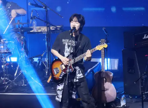 ▲主唱TaeGyu聲音細膩，但很有爆發力。（圖/讀者提供）