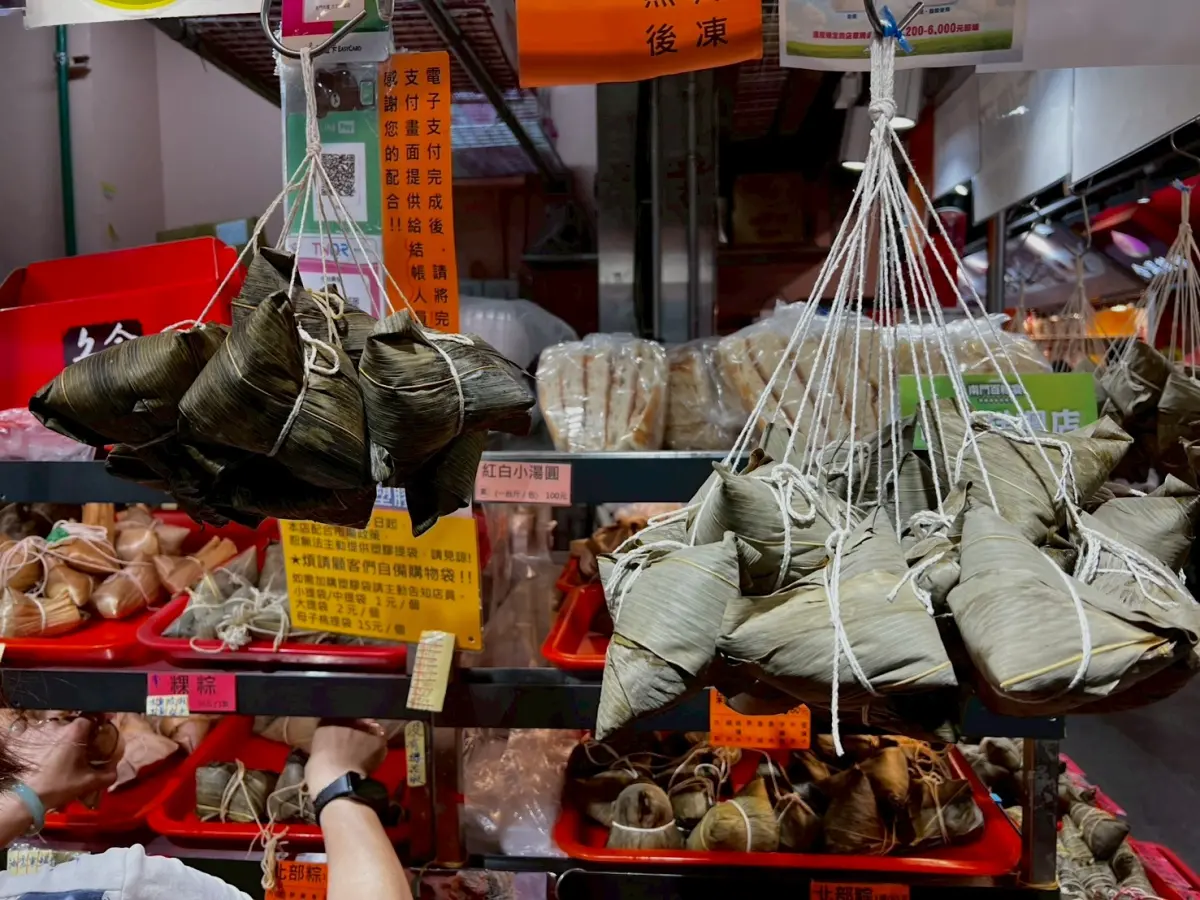 ▲端午節送粽子有禁忌，民俗專家楊登嵙提醒，送粽子不能整串送，小心引起不必要的誤會。（示意圖／記者張勵德攝）