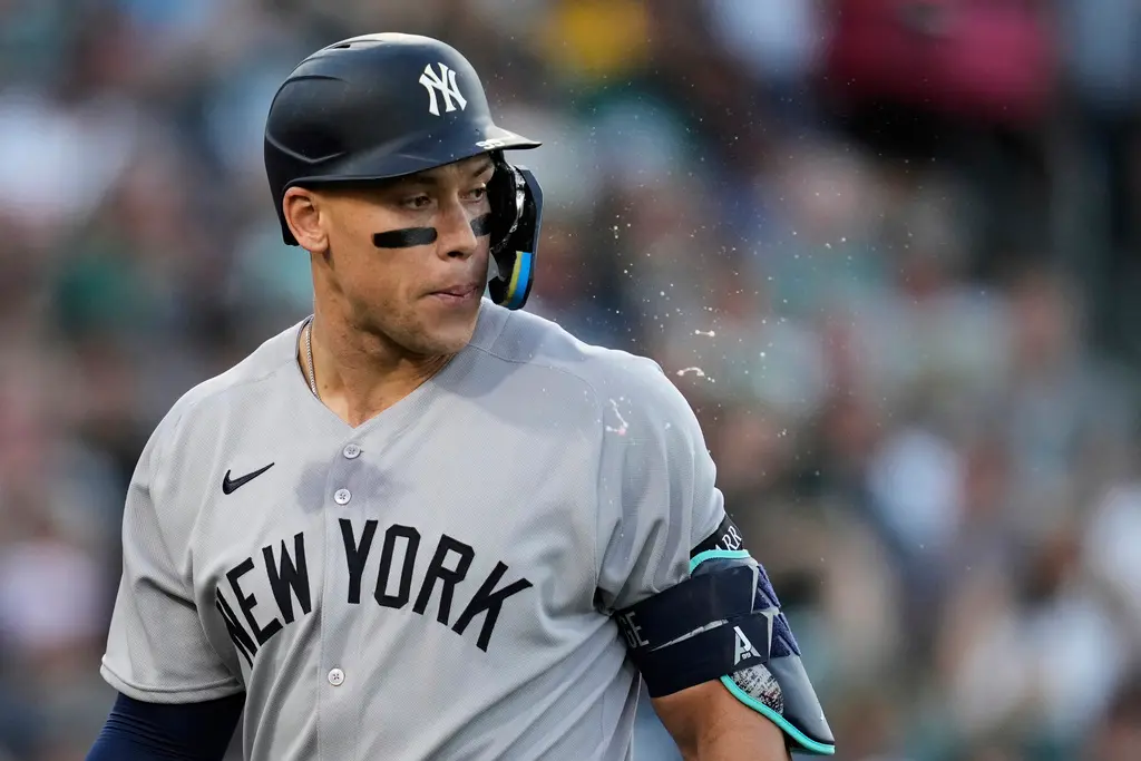▲紐約洋基今（24）日對上全聯盟戰績最差的科羅拉多落磯，聯盟巨星賈吉（Aaron Judge）敲出本季第17轟，與大谷翔平並列大聯盟全壘打王，但洋基在5局下半慘遭落磯逆轉，終場2：3輸球。（圖／美聯社／達志影像）