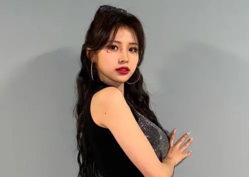 ▲全恩菲分享來台生活趣事，原想買加濕器卻發現台灣太潮濕，笑稱現在改想買除濕機；最怕的竟是台灣蟑螂，直呼：「又大又會追人」，讓她嚇到想搬家。（圖／全恩菲IG）