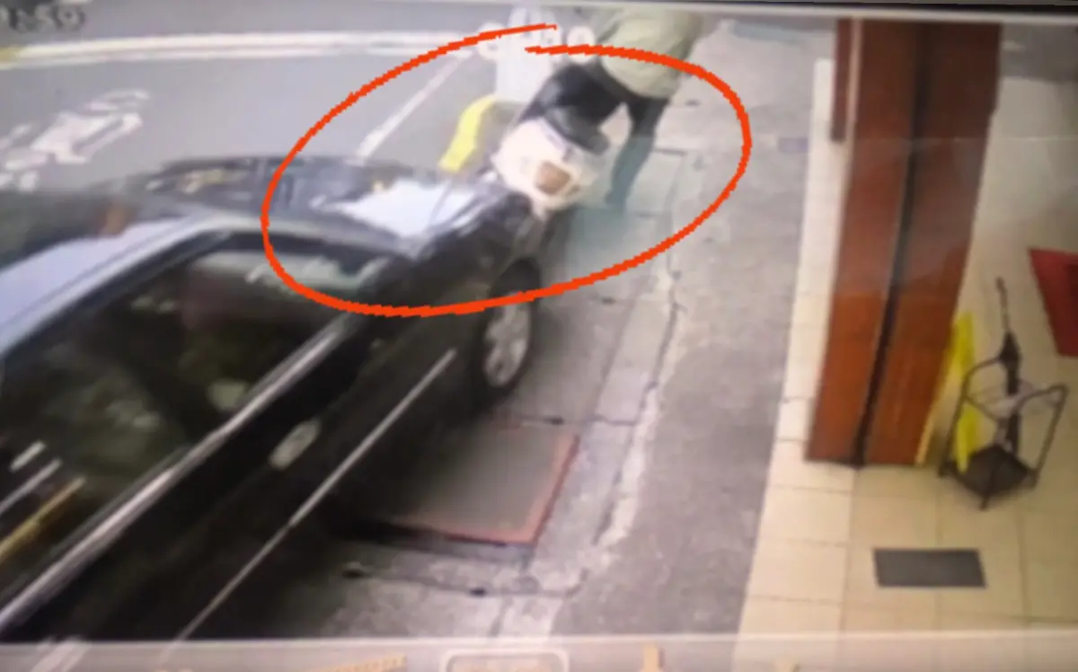 ▲ 又有暴衝車禍！南投市一名50多歲男子疑似身體不適，駕車失控暴衝外籍移工。（圖／翻攝畫面）