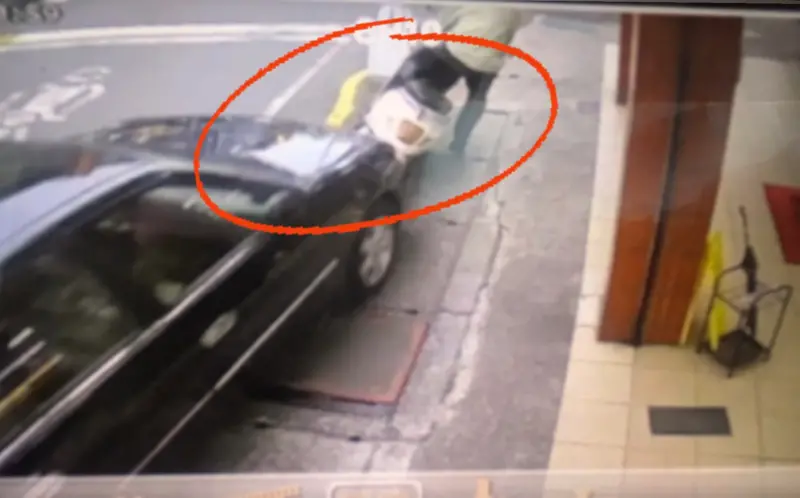 ▲ 又有暴衝車禍！南投市一名50多歲男子疑似身體不適，駕車失控暴衝外籍移工。（圖／翻攝畫面）