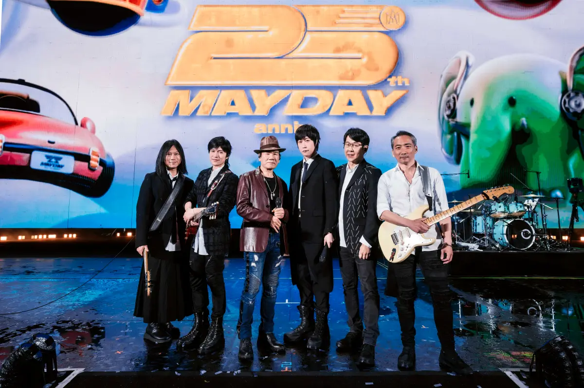 ▲五月天昨日在杭州舉辦演唱會，並邀請多年偶像趙傳當嘉賓，讓阿信立刻化身成迷弟，「傳哥的歌我都會唱！」（圖／相信音樂提供）