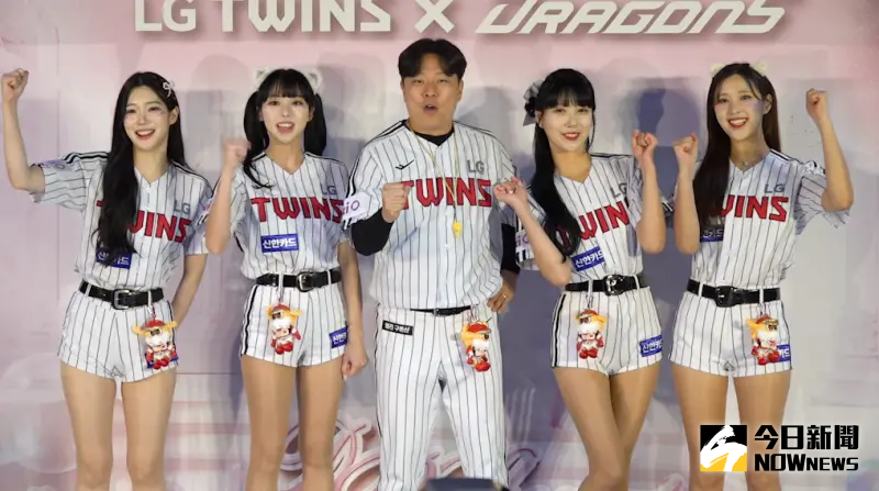 ▲LG雙子啦啦隊來台參與味全龍主題日，由左至右依序為桂裕眞、車榮玹、李侖承、元民柱、禹惠俊。（圖／記者陳云茹攝）