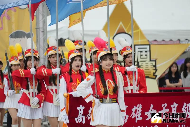 ▲國防部第8屆全國高級中等學校「愛國儀級棒」儀隊決賽,下午在國家兩廳院藝文廣場舉行。高雄女中奪得第三名。(圖/記者呂炯昌攝,2025.05,24)
