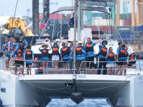 ▲海洋委員會攜小帆手完成蔚藍航行,駛抵高雄港。(圖/海洋委員會提供) ▲海洋委員會攜小帆手完成蔚藍航行,駛抵高雄港。(圖/海洋委員會提供)
