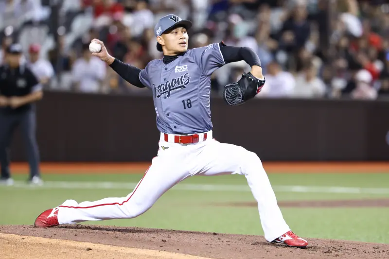 ▲味全龍徐若熙先發8局無失分，拿下本季首勝。（圖／味全龍提供）