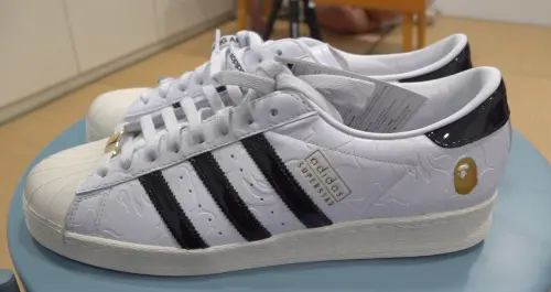 鞋槓人生／adidas X APE Superstar開箱！一細節讓主持人愛不釋手
