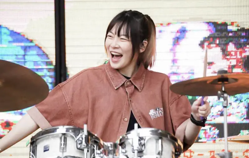 ▲羅小白是街頭藝人出身，但結婚生子後粉絲數狂掉，還有人勸她別再發小孩的照片。（圖／翻攝自羅小白臉書）