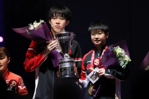 王楚欽、孫穎莎世錦賽混雙3連霸!3:1戰勝日本奪金 永久獲得獎盃